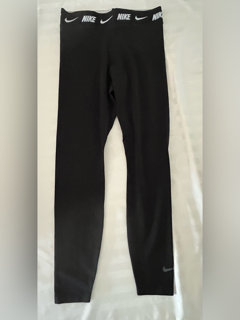 Women's Nike Sportswear Club High-Waisted Leggings. Women’s medium